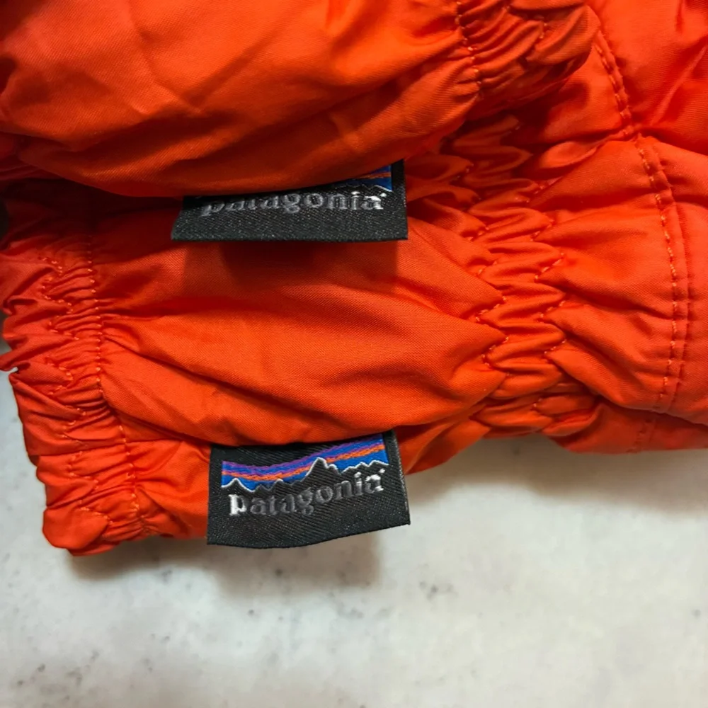 Patagonia Baby Puff Mittens in Metric Orange